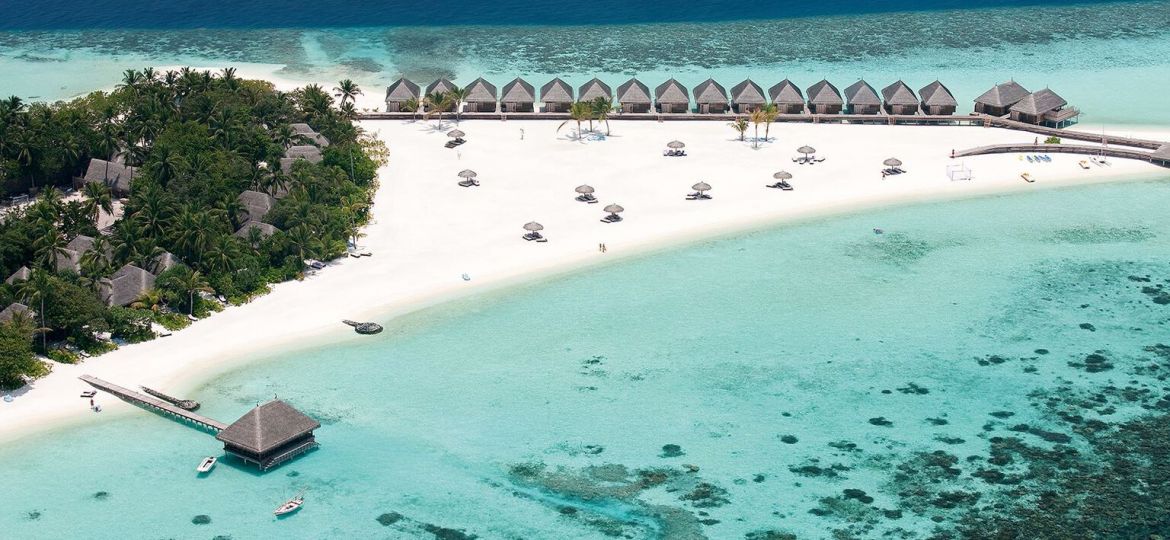 moofushi-maldives-aerial-view-arrival-jetty-1